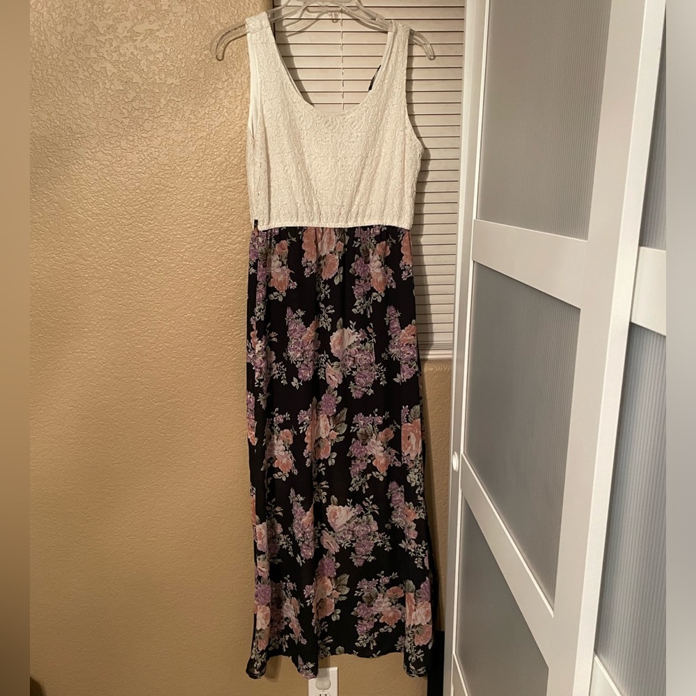 Indulge White lace & floral dress